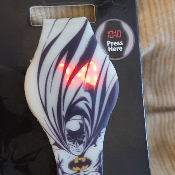 Batman LED Watch - Picture 3 of 6